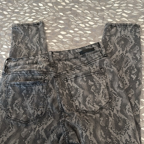 H by HALSTON women’s jeans, size 0Petite - Picture 7 of 9